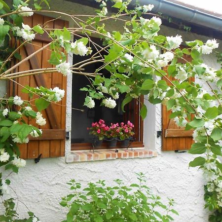 Vila Aux Marguerites Sainte-Genevieve-les-Gasny Exteriér fotografie